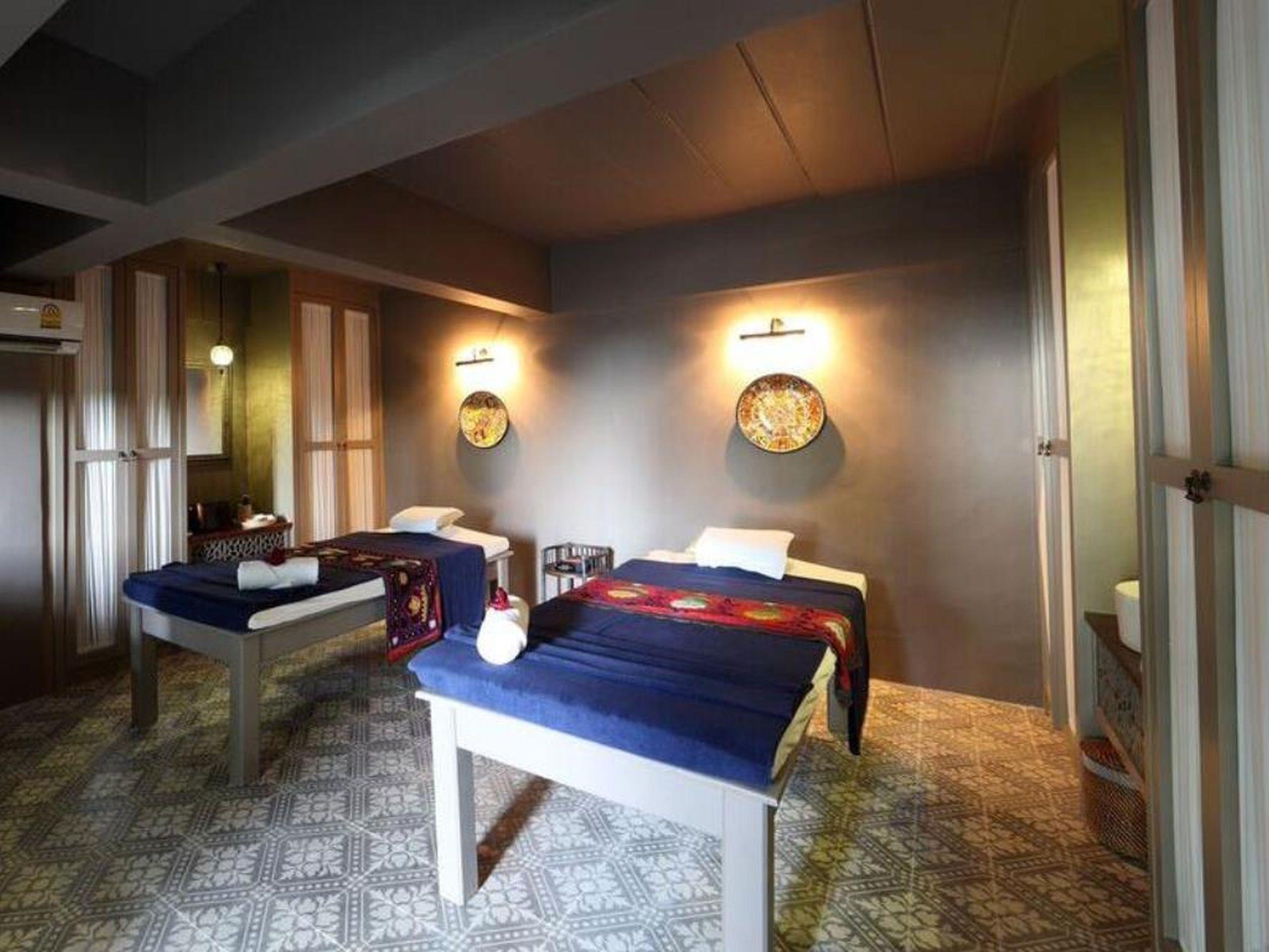 Moracea By Khao Lak Resort Dış mekan fotoğraf A massage room at a spa in Bangkok, Thailand