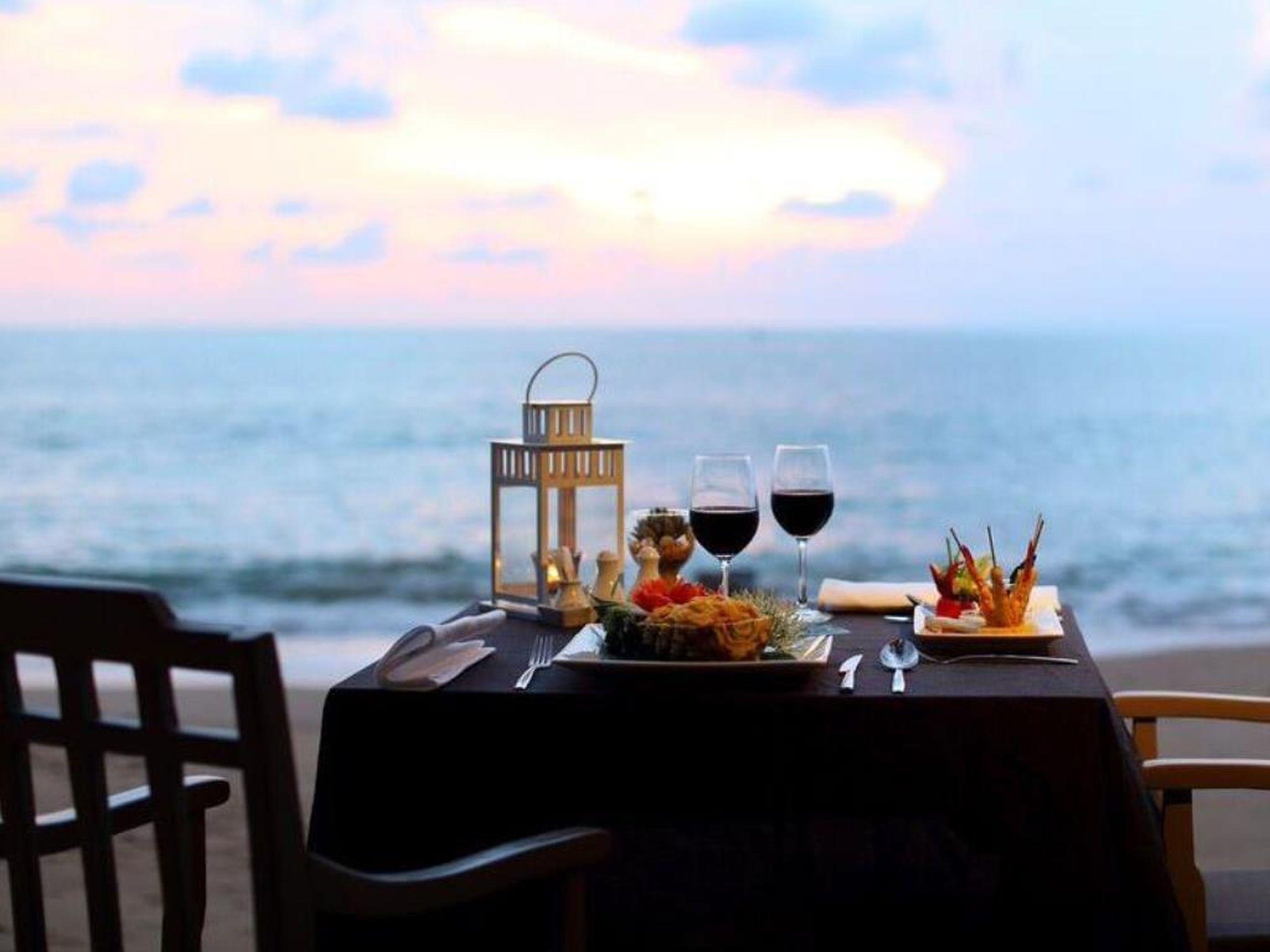 Moracea By Khao Lak Resort Dış mekan fotoğraf Sunset dinner at the beach
