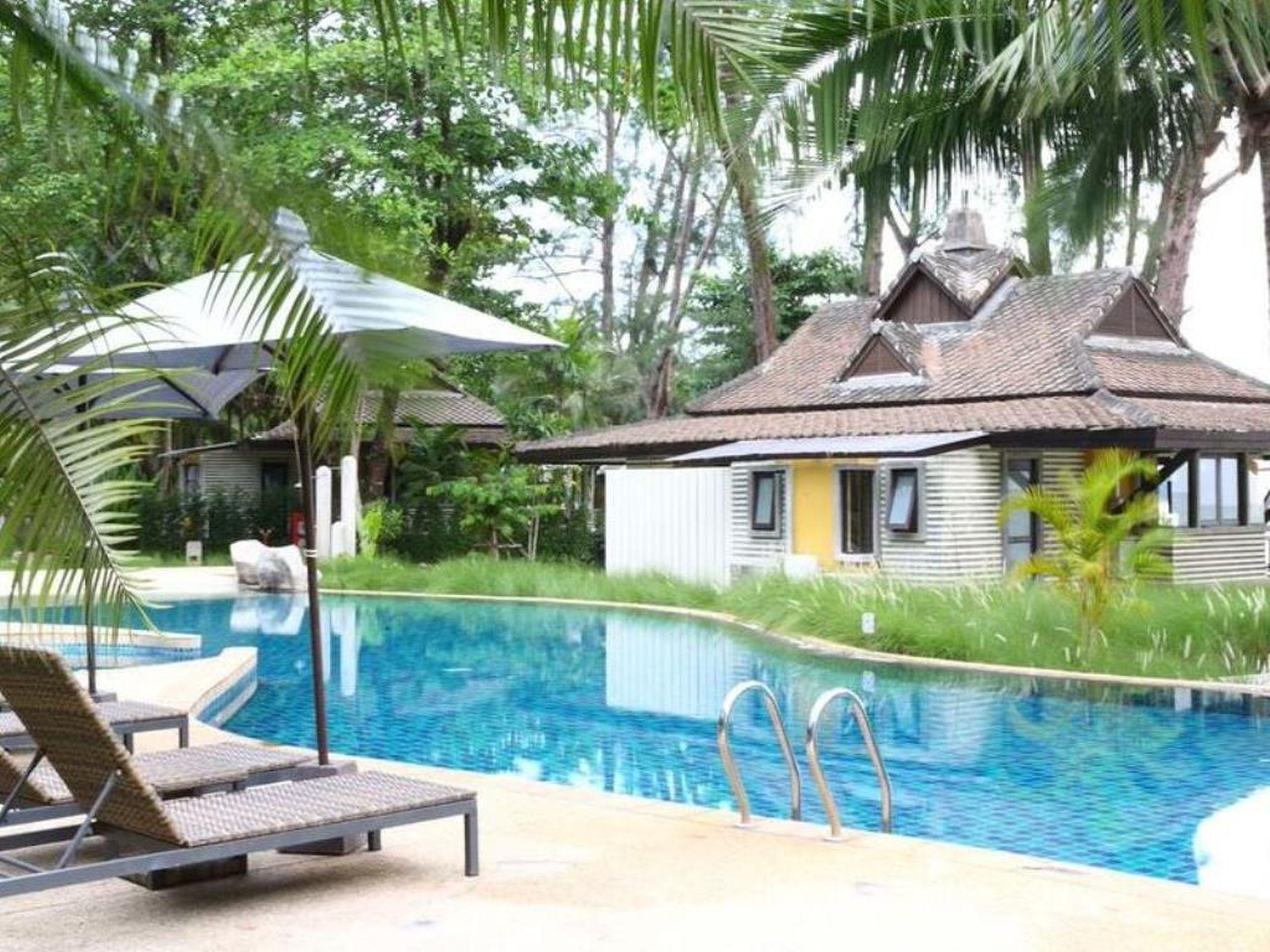 Moracea By Khao Lak Resort Dış mekan fotoğraf The swimming pool at the resort