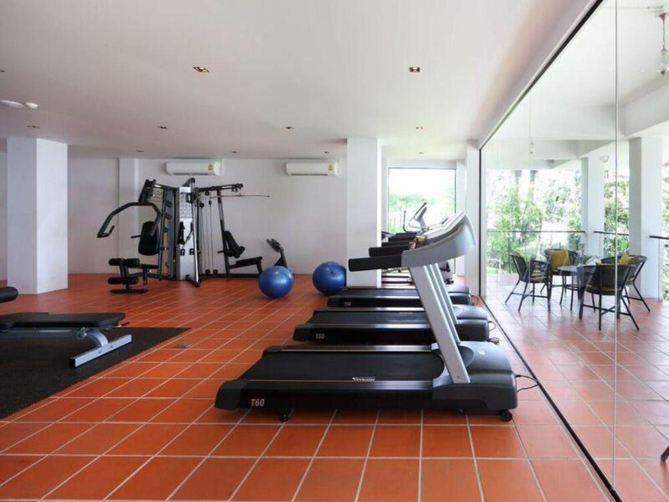 Moracea By Khao Lak Resort Dış mekan fotoğraf A gym in a hotel