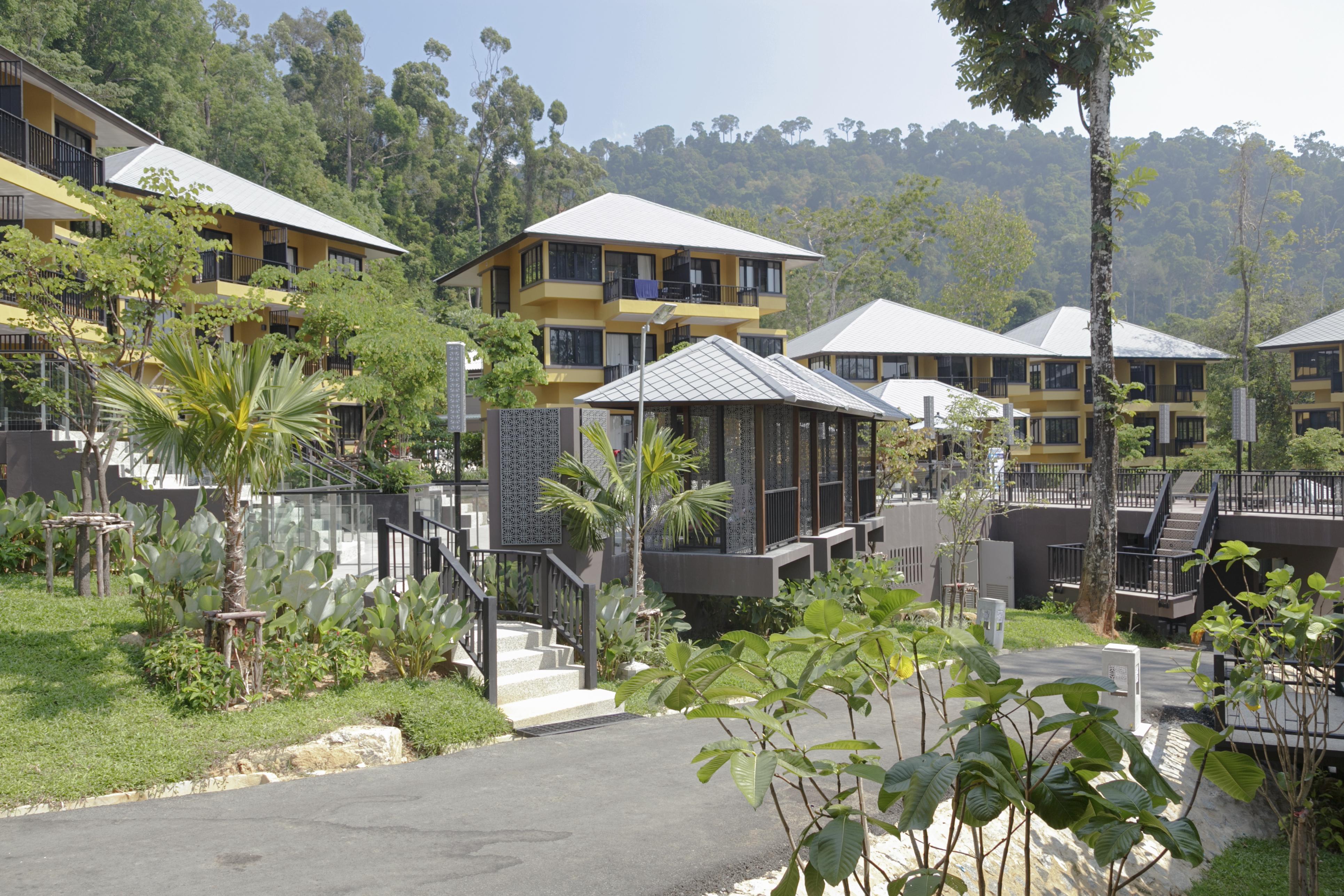 Moracea By Khao Lak Resort Dış mekan fotoğraf The resort's villas