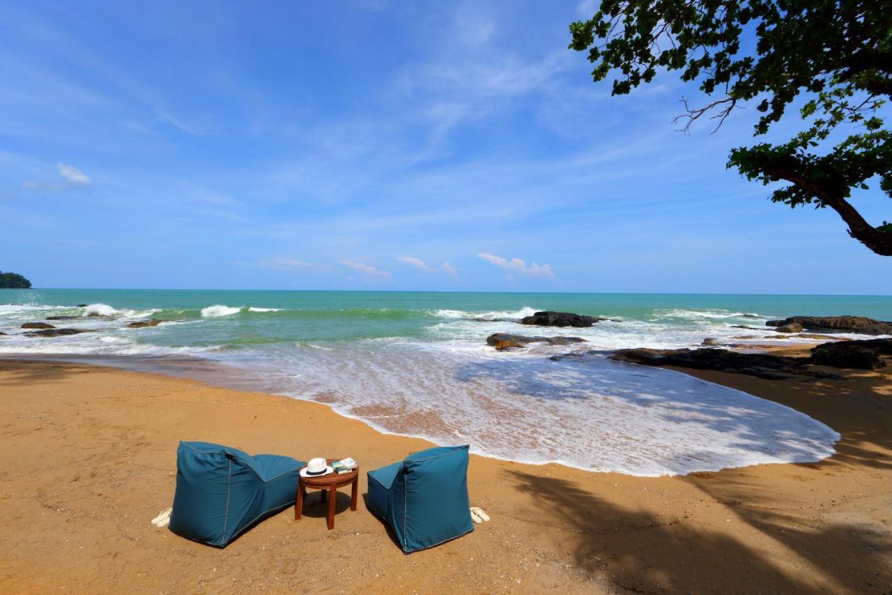 Moracea By Khao Lak Resort Dış mekan fotoğraf Beach at the resort